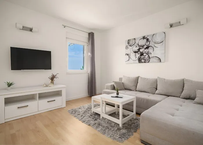 Pearl * Tribunj (Sibenik-Knin)